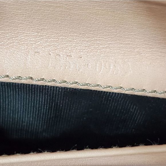 GUCCI Authentic Guccissima monogram GG pink zip wallet - Picture 8 of 15